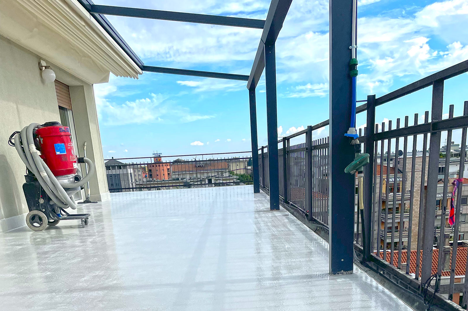 Pavimenti in resina per balconi e terrazze